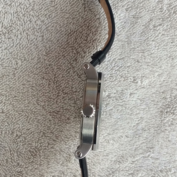 Big Face Fossil Watch, black leather band - Picture 6 of 7